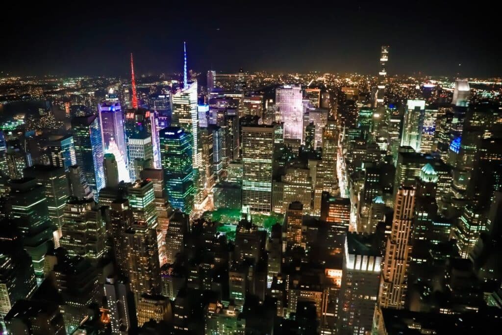 Illustration — New York impose un moratoire sur la construction de data centers IA