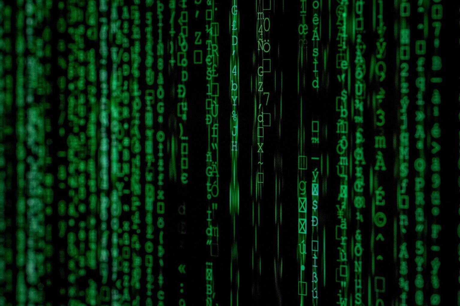 OpenAI étend le Zero Data Retention aux modèles frontier avec Private Safety Processing Illustration abstraite de code matrix symbolisant la confidentialité des données et le Zero Data Retention OpenAI