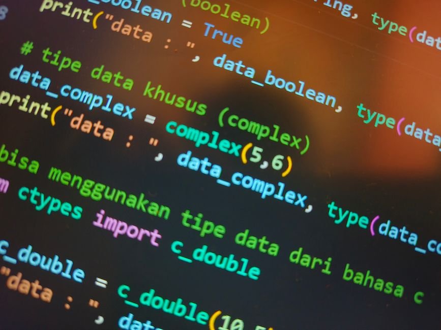 Agents AI Studio : Google préparerait une interface dédiée Code affiché sur un écran d'ordinateur, illustrant l'interface de gestion d'agents en développement dans Google AI Studio